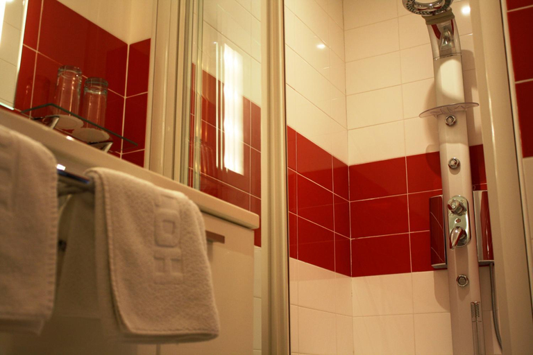 Bathroom 3, Garni Hotel Leopold, Novi Sad
