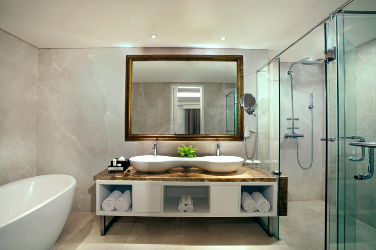 Bathroom 13