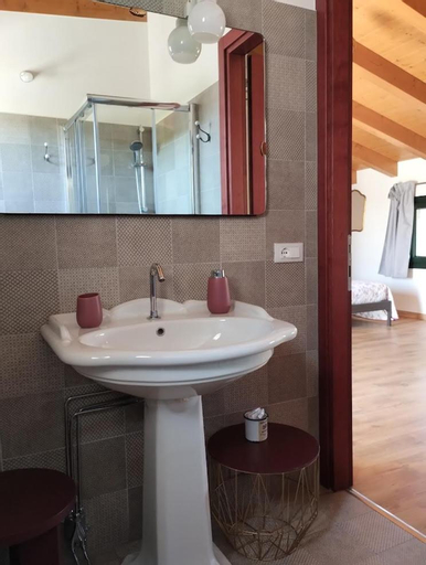 Bathroom 9