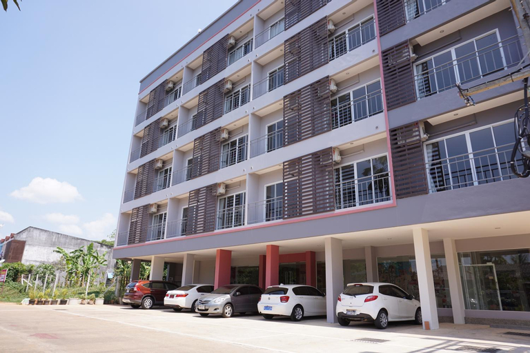 Exterior 3
