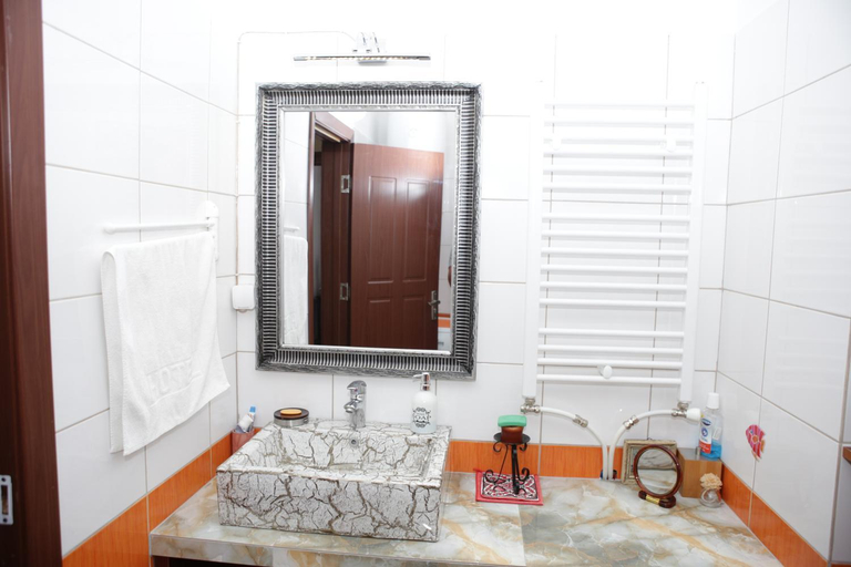 Bathroom 3, Apartment Nesti in Pristina Kosovo, Priština