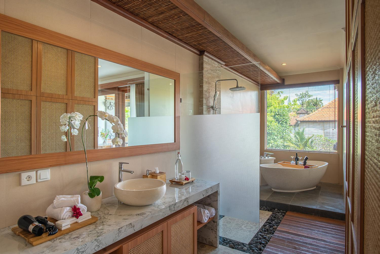 Bathroom 13