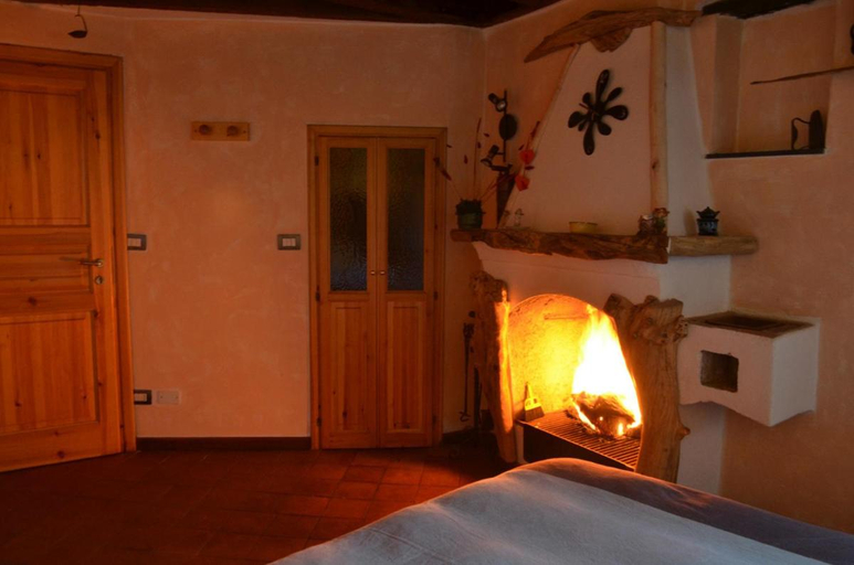 Others 4, B&B Da Giua', Imperia