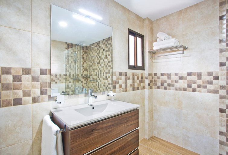 Bathroom 4, Pueblo Evita, Málaga