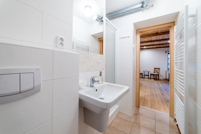 Bathroom 2, Hamr Divci Kamen, České Budějovice