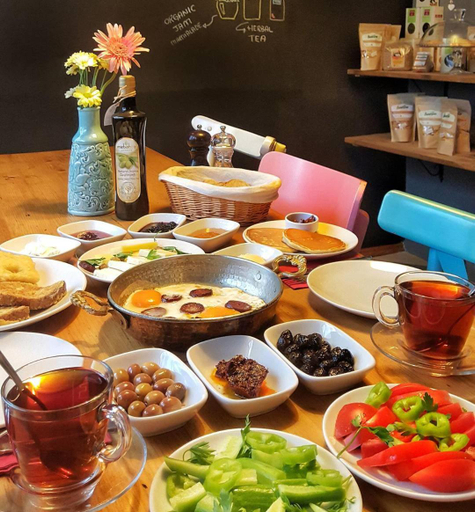 Food & Drinks