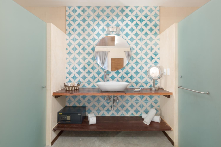 Bathroom 10
