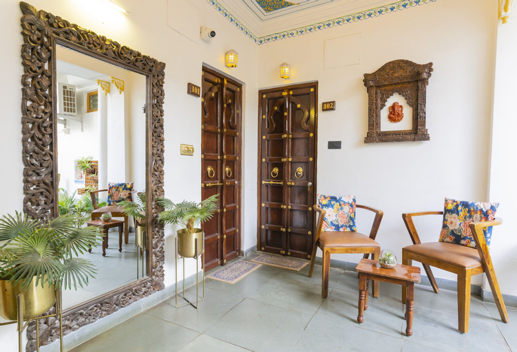 Natural Lake View Hotel, Udaipur