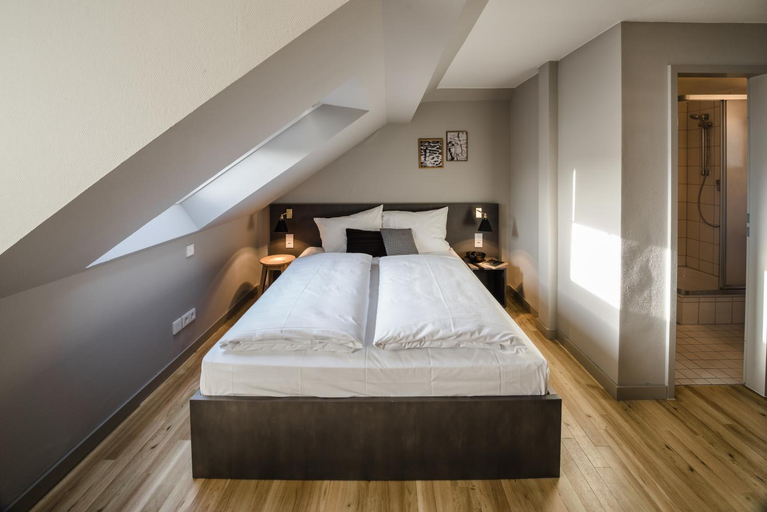 Bedroom 16