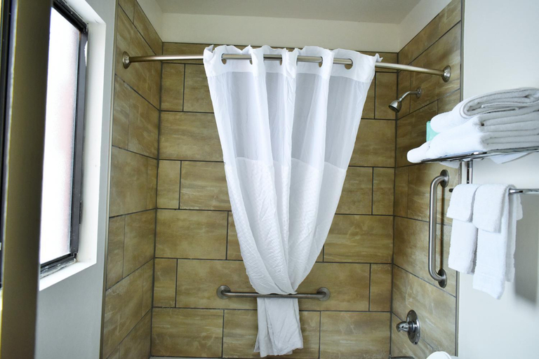 Bathroom 5, Knights Inn - Page, AZ, Coconino