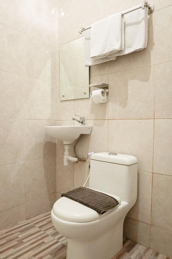 Bathroom 12