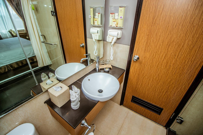 Bathroom 17