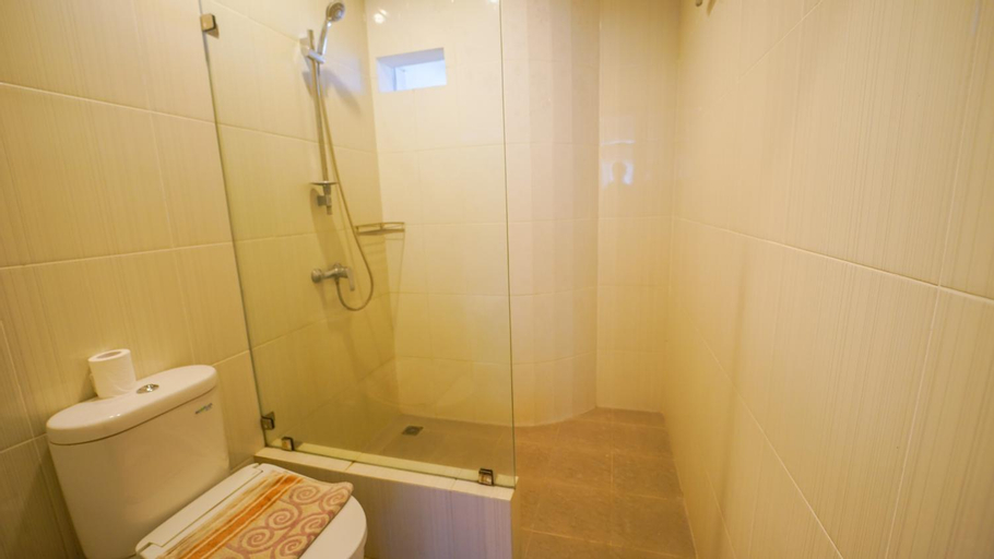 Bathroom 7