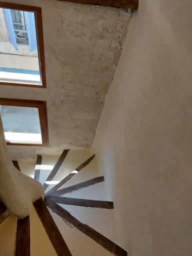 Others 5, Maison intra muros, clim, terrasses avec vue sur palais jaccuzzi et garage, Vaucluse