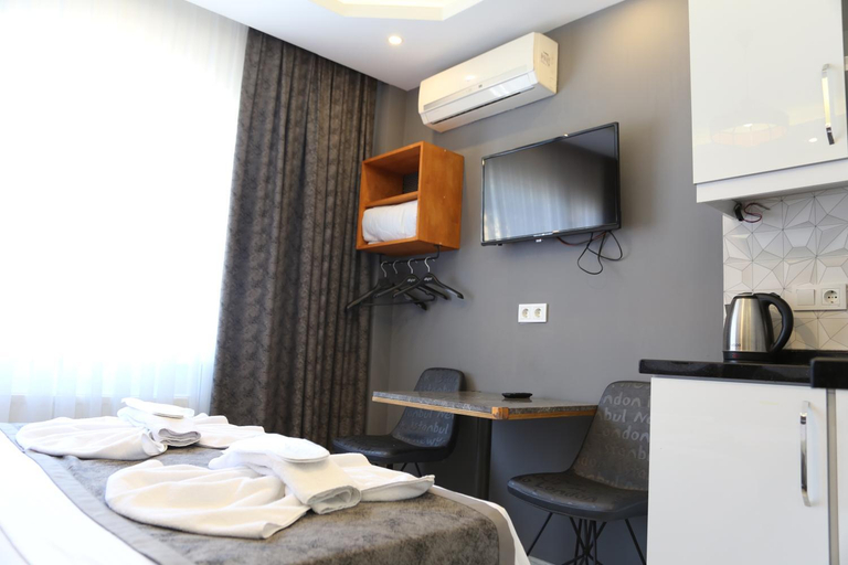 Others 3, Arat Apartments, Fatih