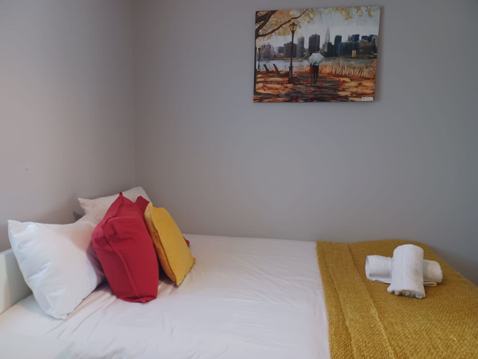 Bedroom 2, Melo House Grove - Huku Kwetu, Central Bedfordshire