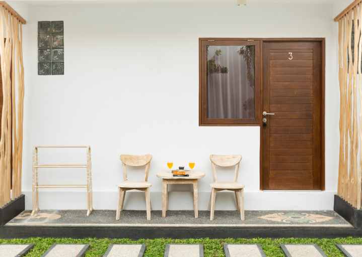 Exterior & Views 23
