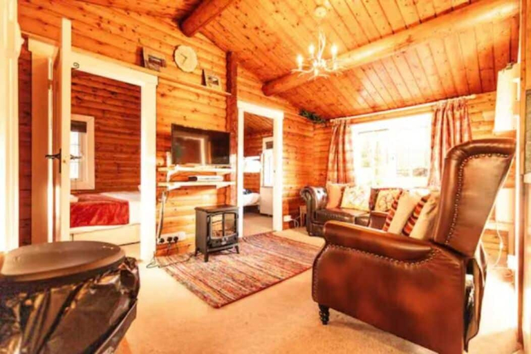 Others 3, Cozy Mountain 2 Bed Log Cabin, Gwynedd