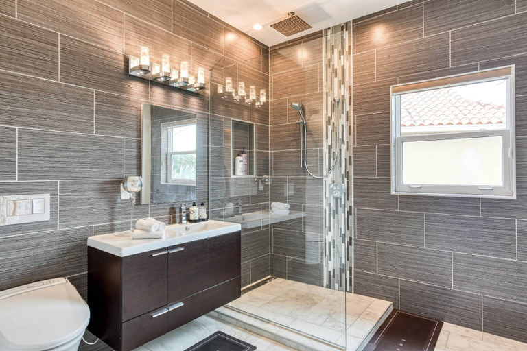 Bathroom 4, Dolphin Bay Apartment, Saint Johns