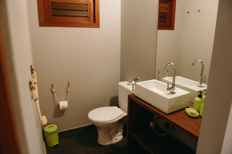 Bathroom 13