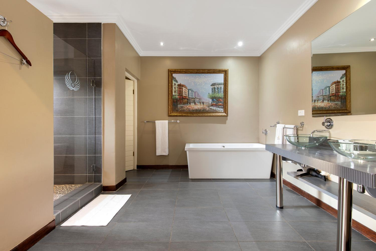 Bathroom 4, St Andrews Hotel and Spa pty Ltd, Ekurhuleni