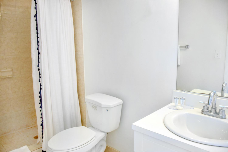 Bathroom 3, Coral Reef Suites Key Biscayne, Miami-Dade