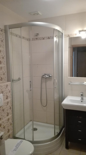 Bathroom, Noclegi pod Muzami, Kamień