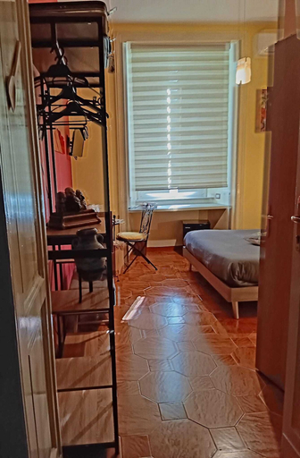 Bedroom 4, Non ci resta che Napoli, Napoli