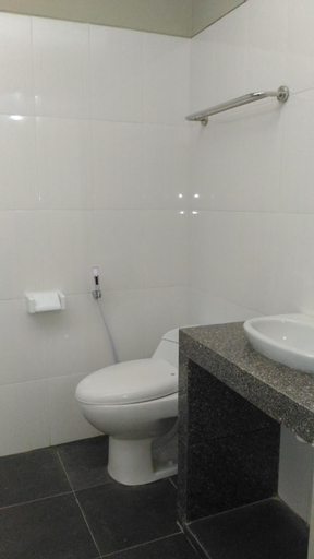 Bathroom 6