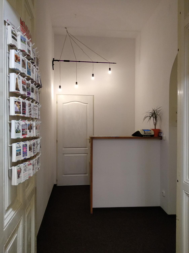 Public Area, HoBar Hostel, Budapesti