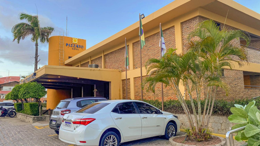 Exterior & Views 28