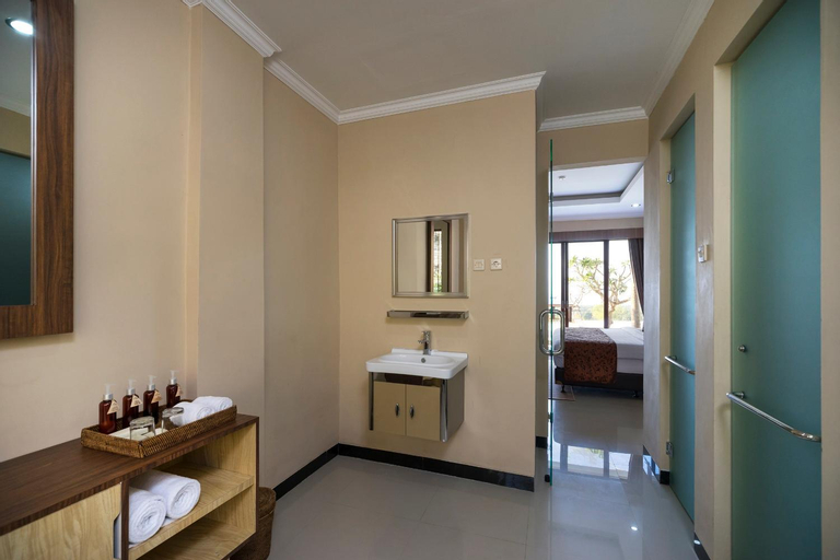 Bathroom 16