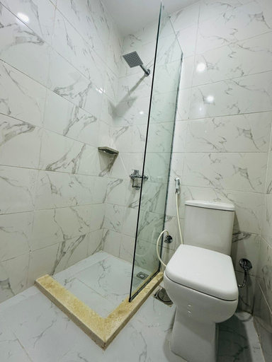 Bathroom 4, Prince Pyramids Inn, Al-Ahram