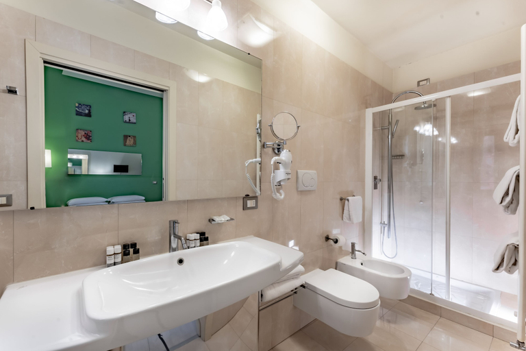 Bathroom 5, Residenza Manin Apartments, Venezia