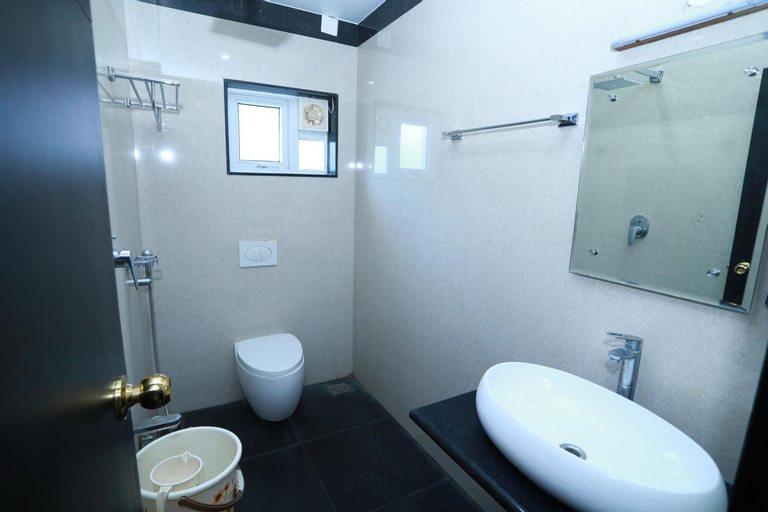 Bathroom 11