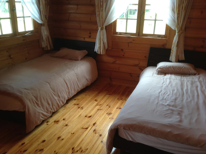 Bedroom 2, Pension Yonahadake, Kunigami