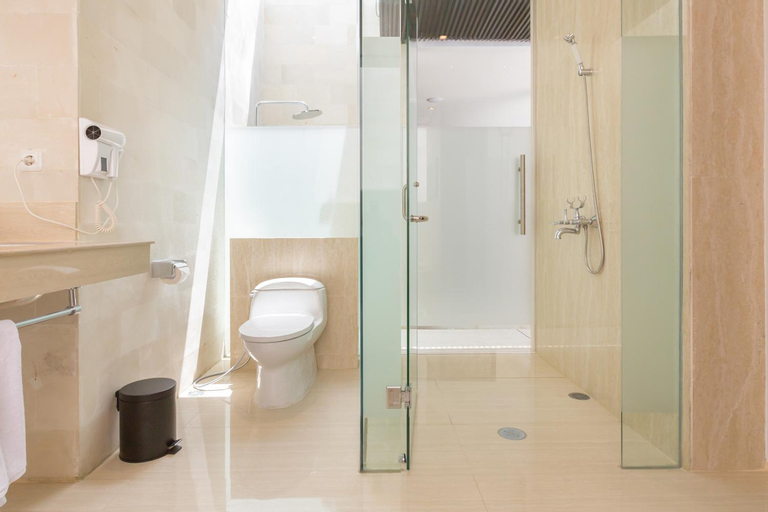 Bathroom 12