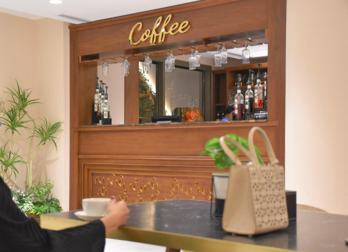 Food & Drinks 5, Midan Hotel, Makkah