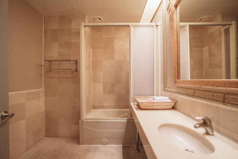 Bathroom 4, East Coast Sea View Hotel, Taitung