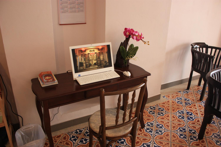 3, Mingshou Hotel, Phuket Island
