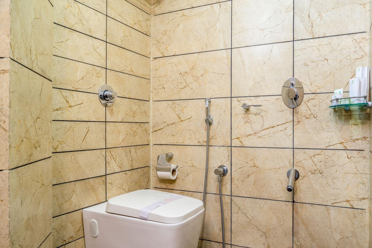 Bathroom 4, Hotel Super Inn Armoise, Ahmadabad
