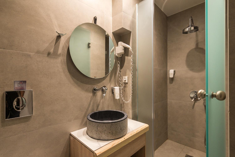 Bathroom 3, Livikon by the Sea, Crete
