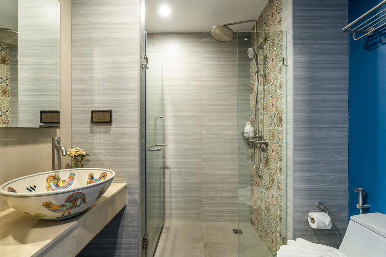 Bedroom 5, W Station, Khlong San
