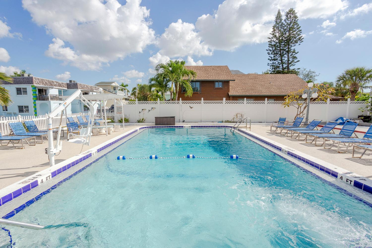 Sport & Beauty 2, Twins Inn & Apartments, Pinellas