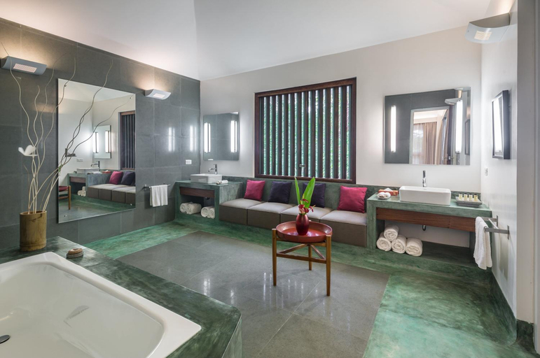Bathroom 5, Purity at Lake Vembanad Resort, Alappuzha