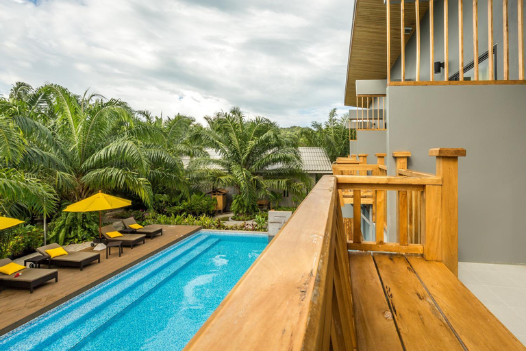 Swimming Pool 18
