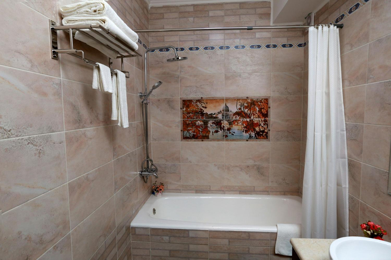 Bathroom 4, Soluxe Hotel Bishkek, Bishkek