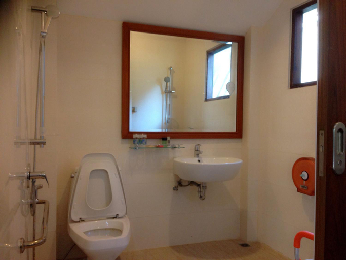 Bathroom 4, Damnoen Care Resort, Damnoen Saduak