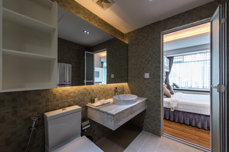 Bathroom 16
