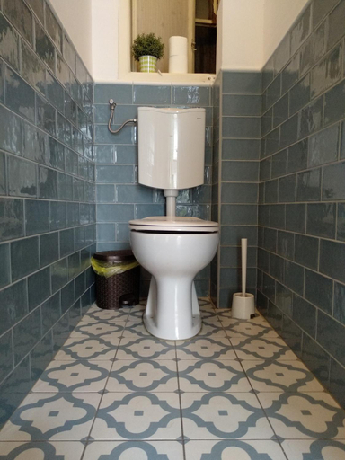 Bathroom 4, HoBar Hostel, Budapesti